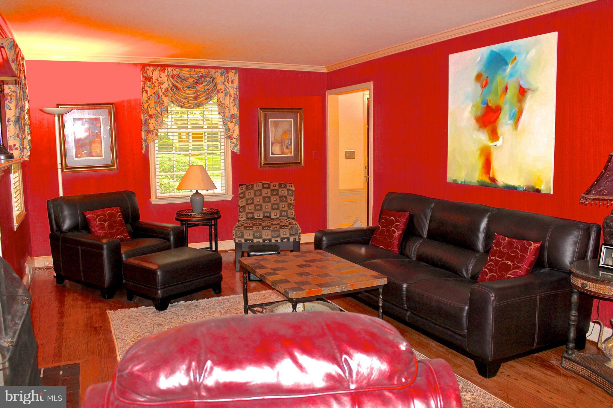 11 Aintree Road Baltimore, MD 21286 - Photo 12 of 30 Living Room