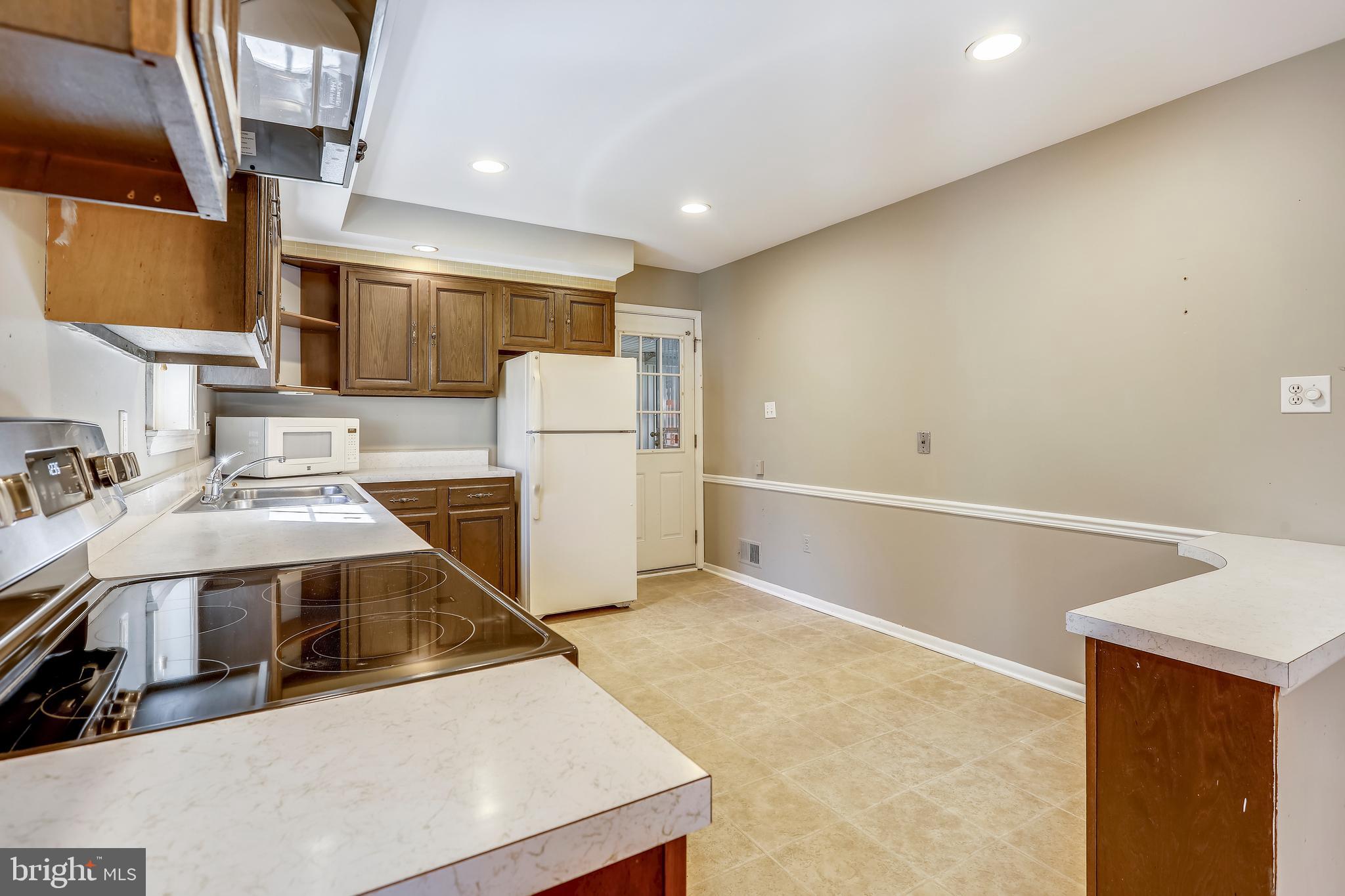 3728 Briars Road Olney, MD 20832 - Photo 16 of 54 Kitchen