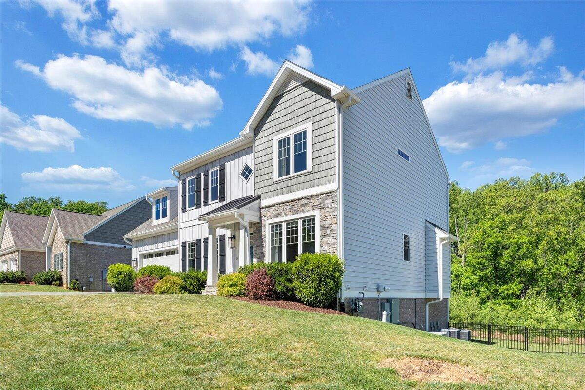7055 Fairway Ridge Court Salem, VA 24153 - Photo 3 of 48 67-MIB07017-R5
