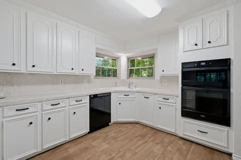 $550,000 | 9 North Havenridge Drive, The Woodlands, TX 77381
