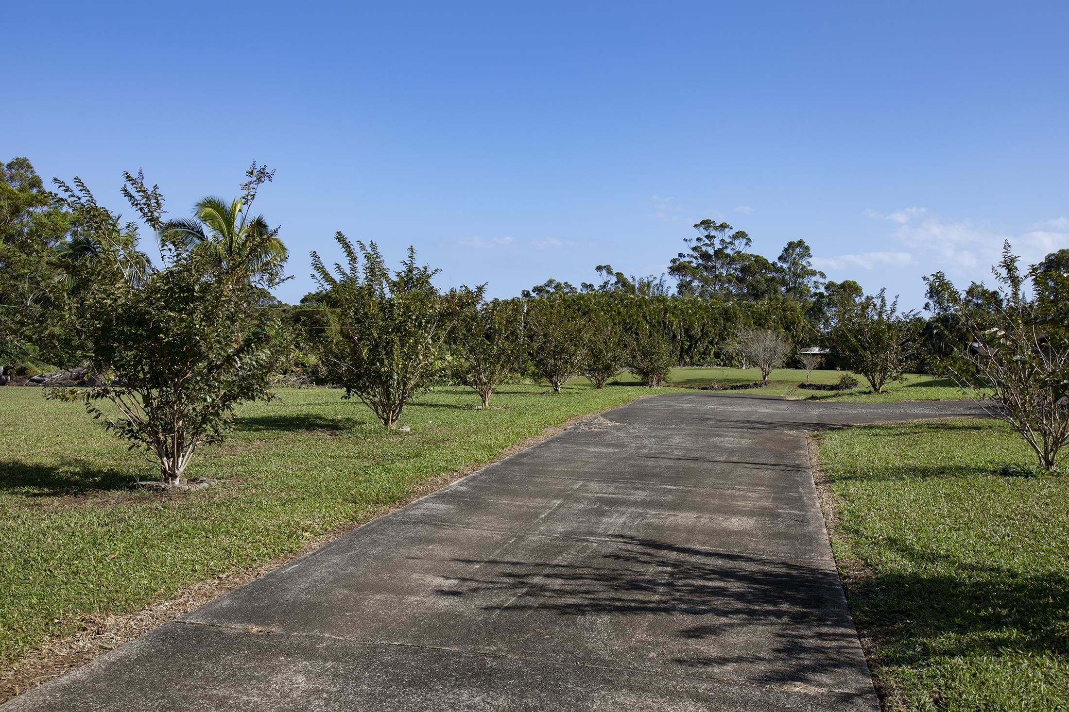 30 Mamao Place Haiku, HI 96708 - Photo 41 of 50 a view of a street with a yard