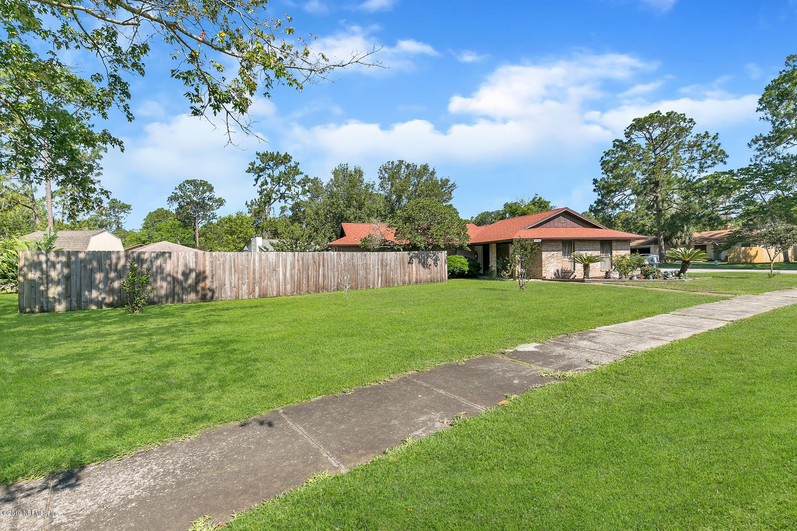 10306 Autumn Valley Road Jacksonville, FL 32257 - Photo 3 of 31 Exterior