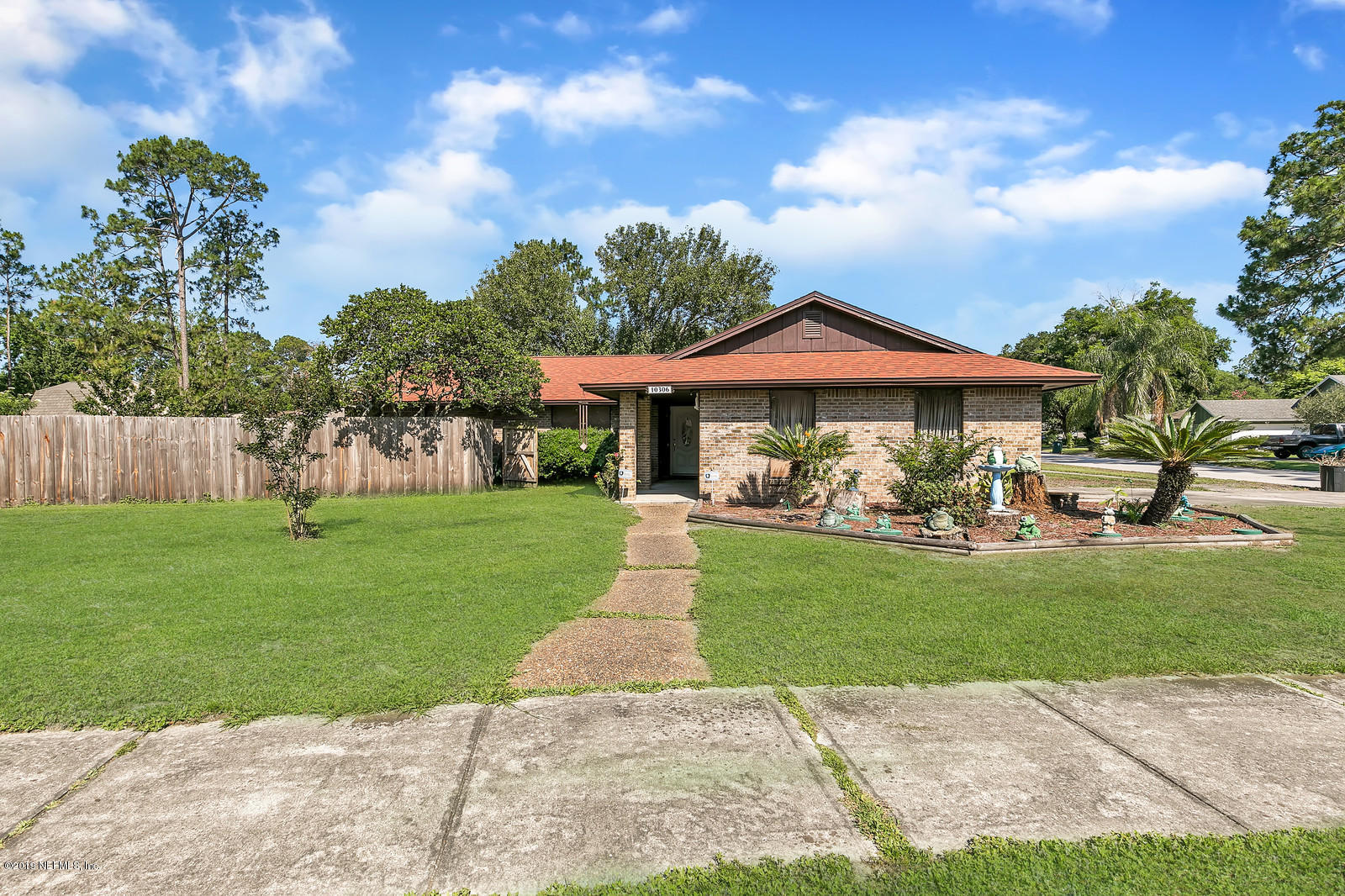 10306 Autumn Valley Road Jacksonville, FL 32257 - Photo 4 of 31 Exterior