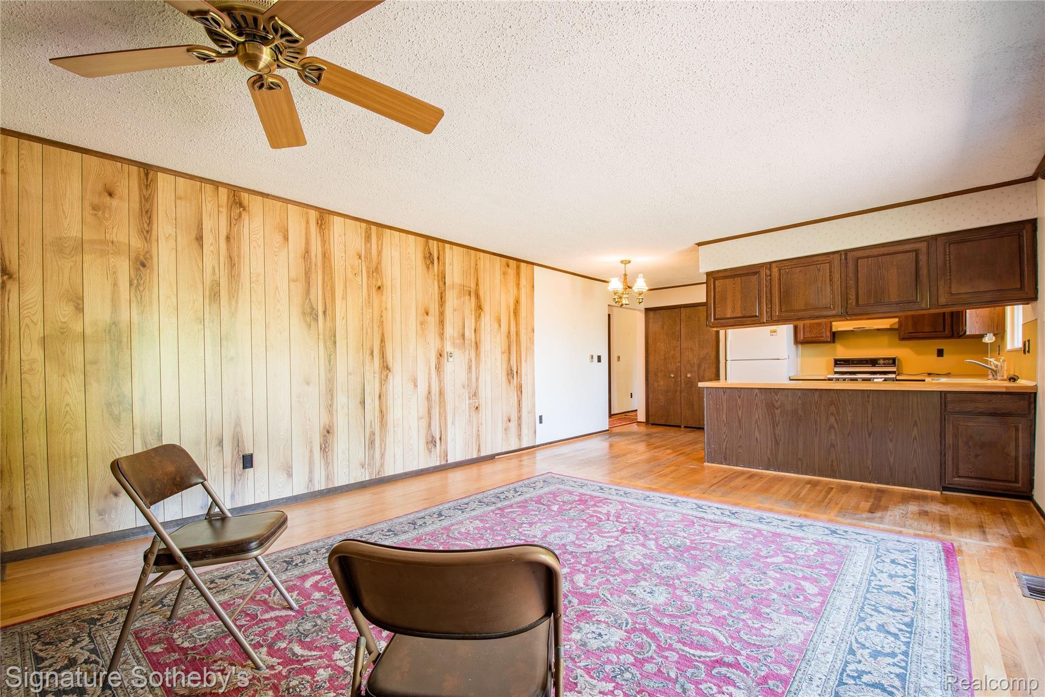 11920 Read Road Fenton, MI 48430 - Photo 19 of 43 11920 Read Road INT HDR12.jpg