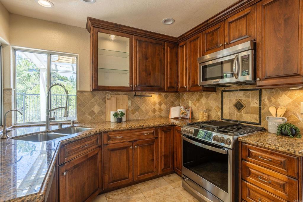 1575 Corte Daniel Oceanside, CA 92056 - Photo 18 of 42