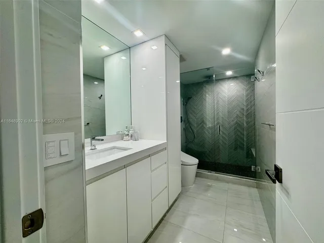 $8,500 | 9801 Collins Avenue, Unit 5U, Bal Harbour, FL 33154
