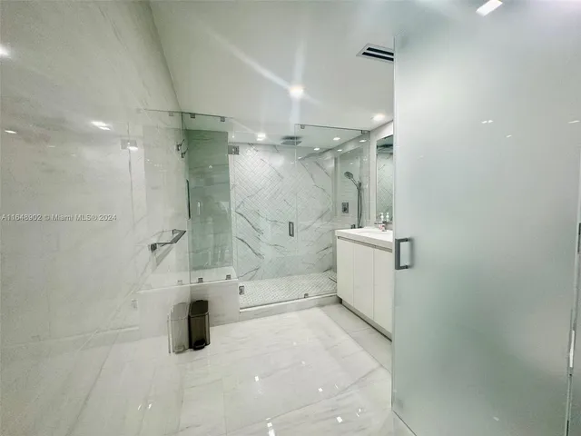 $8,500 | 9801 Collins Avenue, Unit 5U, Bal Harbour, FL 33154