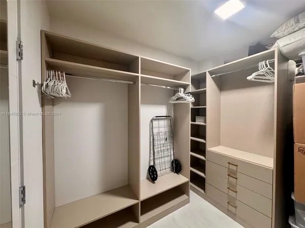 $8,500 | 9801 Collins Avenue, Unit 5U, Bal Harbour, FL 33154
