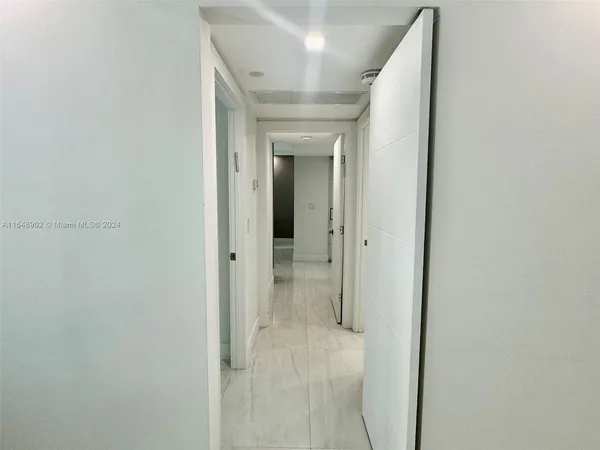 $8,500 | 9801 Collins Avenue, Unit 5U, Bal Harbour, FL 33154
