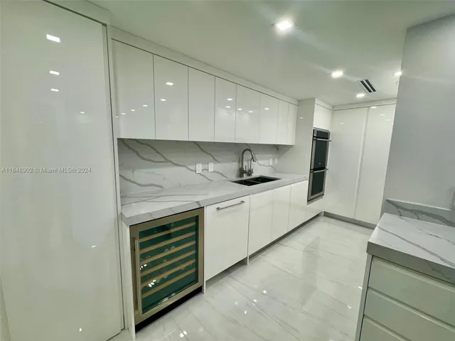 $8,500 | 9801 Collins Avenue, Unit 5U, Bal Harbour, FL 33154