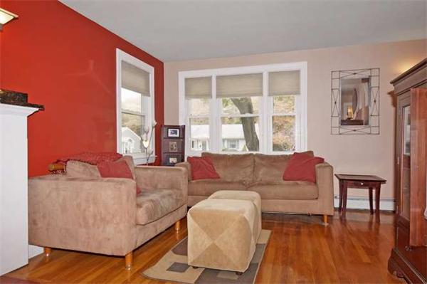 89 Londonderry Road Framingham, MA 01701 - Photo 3 of 21 Gallery Image 3