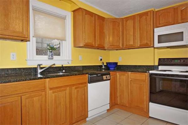 89 Londonderry Road Framingham, MA 01701 - Photo 6 of 21 Gallery Image 6