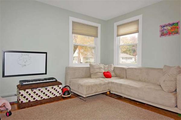 89 Londonderry Road Framingham, MA 01701 - Photo 9 of 21 Gallery Image 9
