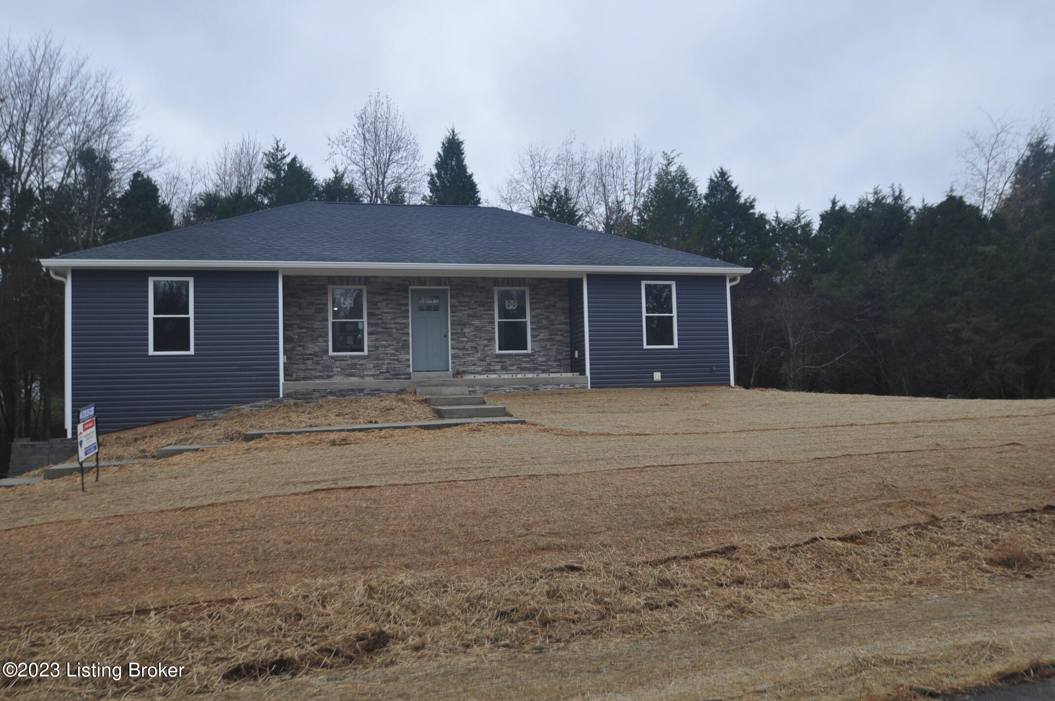 221 Mockingbird Road Brandenburg, KY 40108 - Photo 2 of 11 DSC_0063