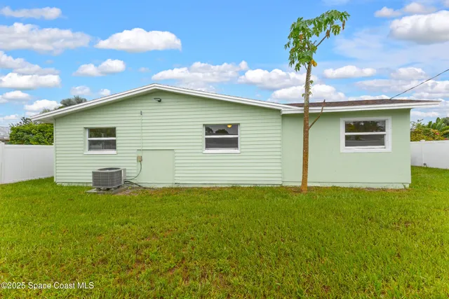 $389,000 | 2356 Lakeview Drive, Melbourne, FL 32935