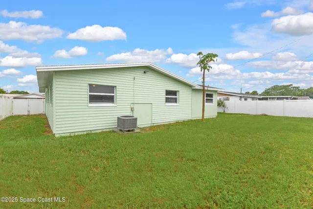 $389,000 | 2356 Lakeview Drive, Melbourne, FL 32935