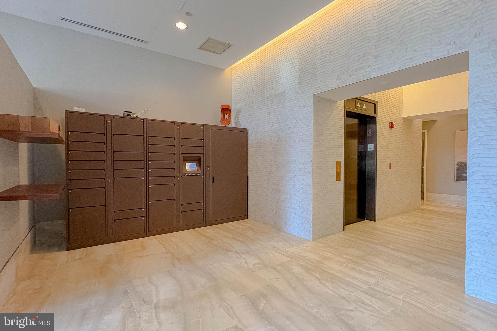 675 President Street, Unit 2207 Baltimore, MD 21202 - Photo 27 of 30 a view of a garage
