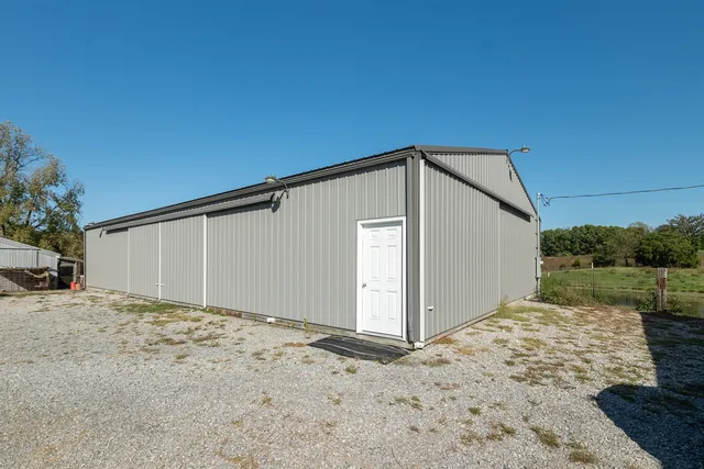 $225,000 | 104 East Boundary Road, Creal Springs, IL 62922