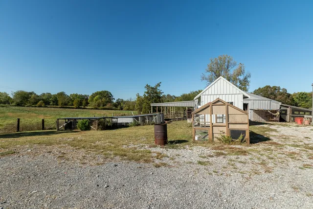 $225,000 | 104 East Boundary Road, Creal Springs, IL 62922