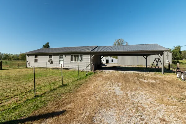 $210,000 | 104 East Boundary Road, Creal Springs, IL 62922
