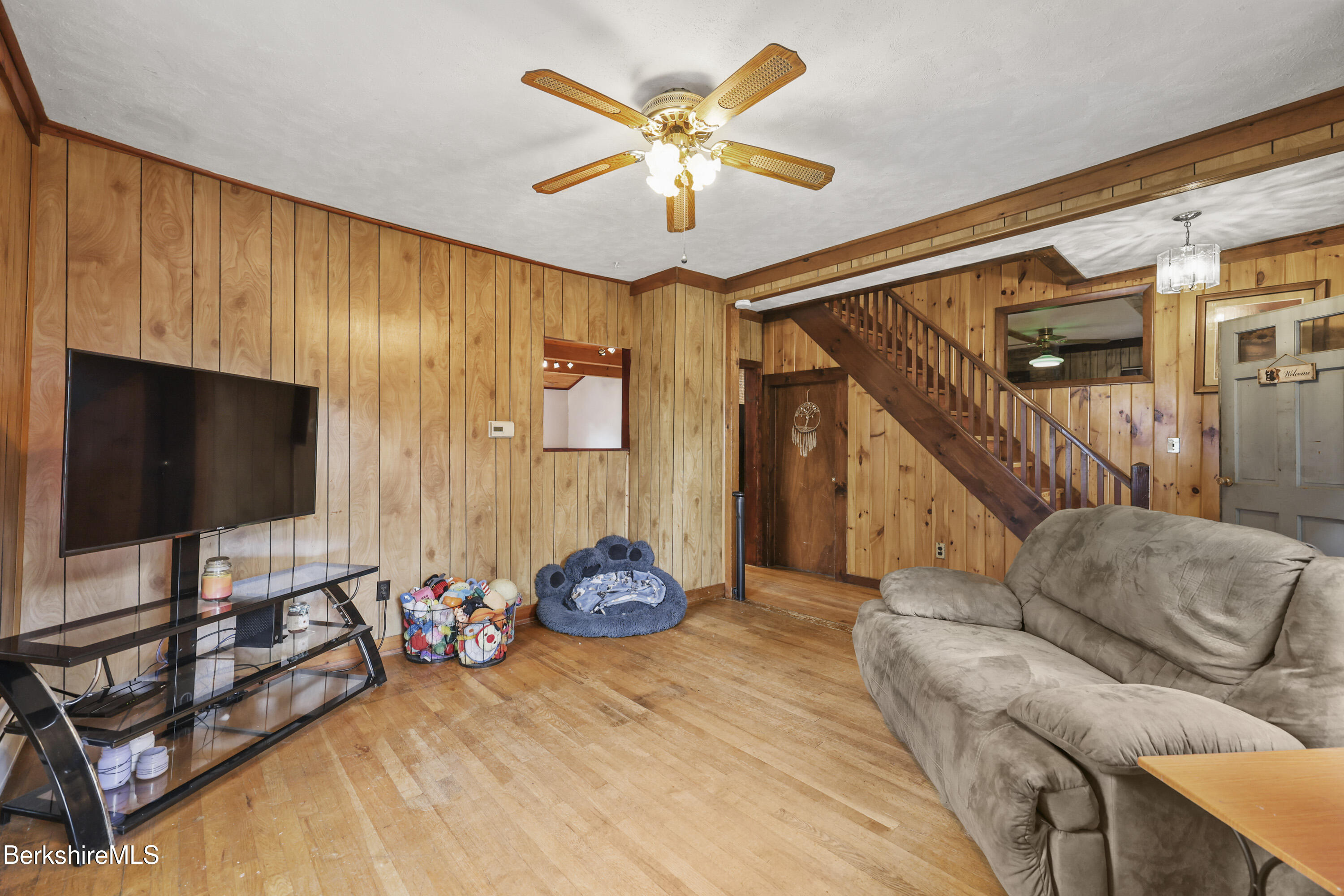 16 Pine Street Adams, MA 01220 - Photo 22 of 50 40 Living Room