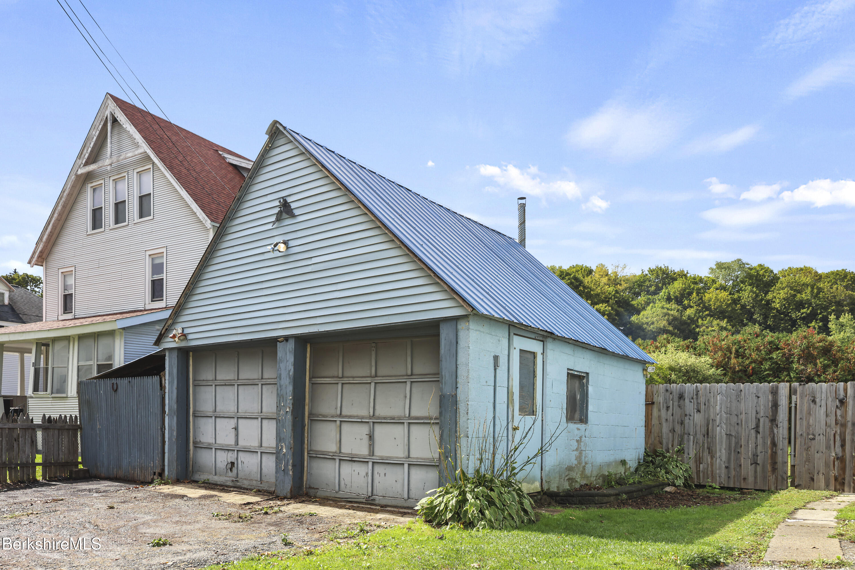16 Pine Street Adams, MA 01220 - Photo 48 of 50 25 Garage