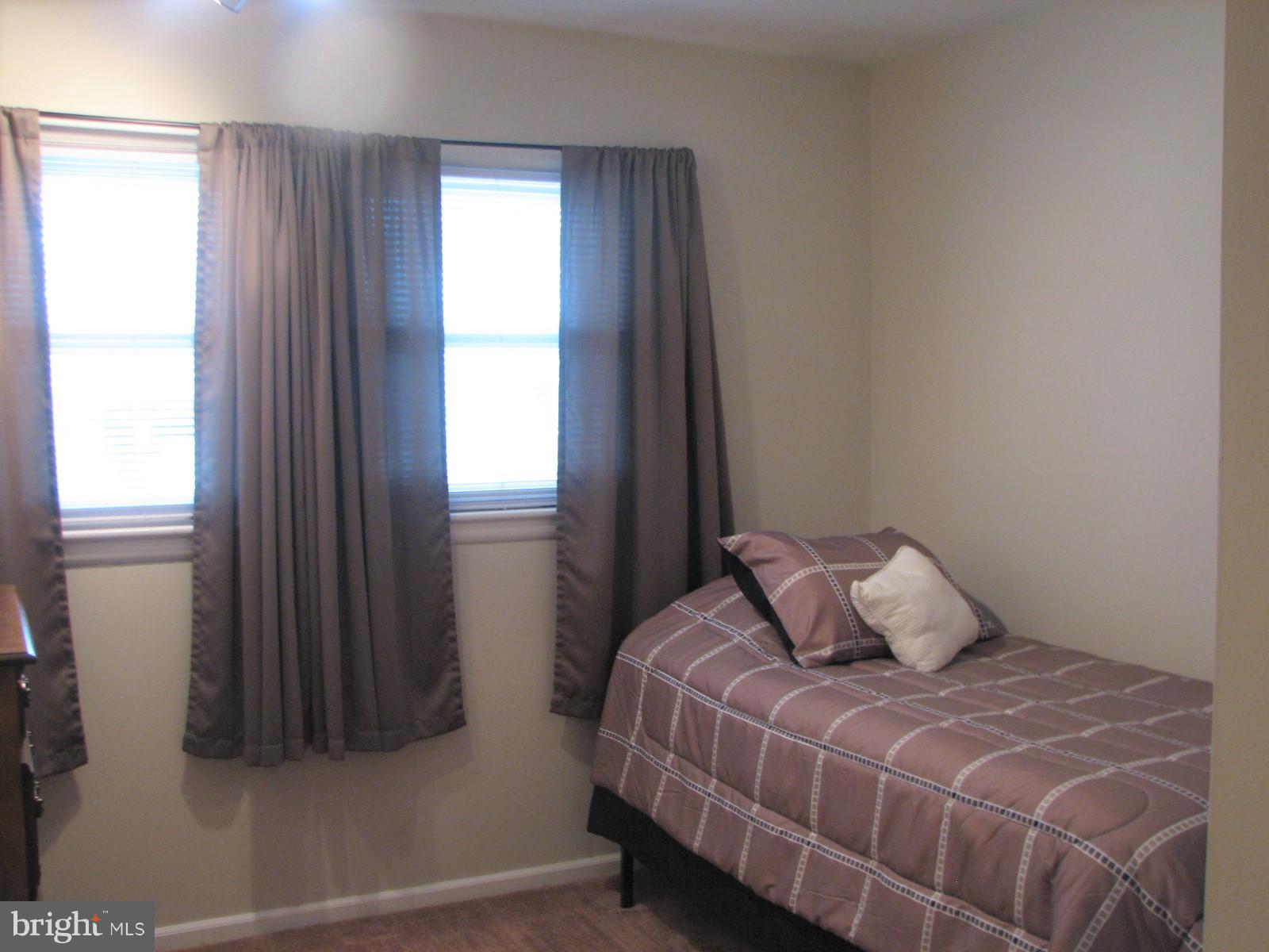 706 Ware Street Southwest Vienna, VA 22180 - Photo 11 of 30 Main level bedroom