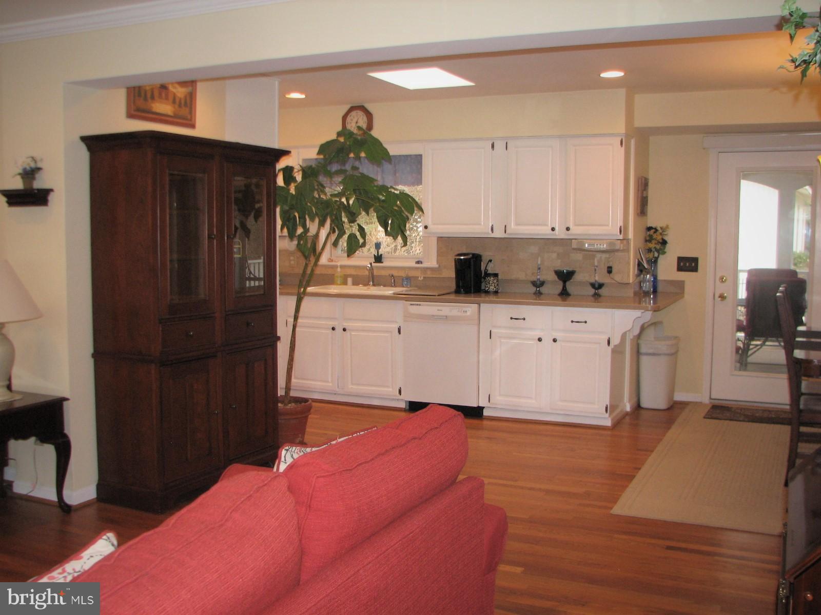 706 Ware Street Southwest Vienna, VA 22180 - Photo 3 of 30 Open to kitchen and dining area
