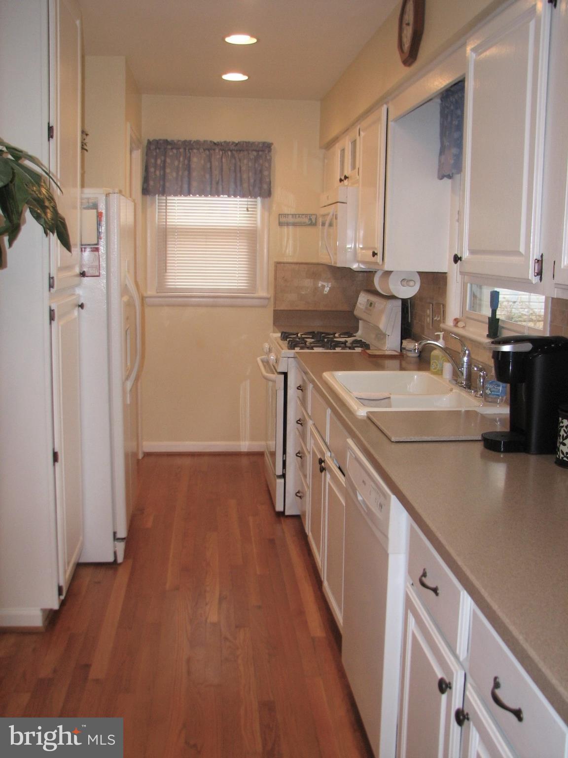706 Ware Street Southwest Vienna, VA 22180 - Photo 6 of 30 Galley style kitchen