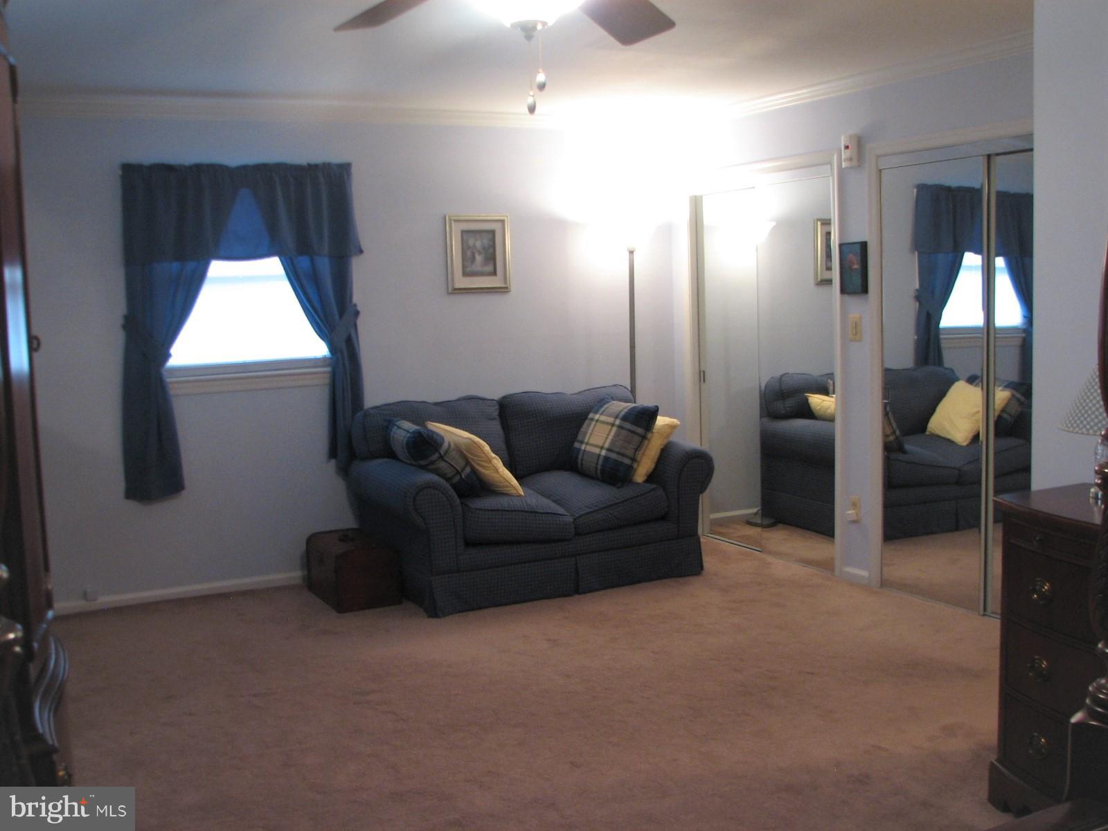 706 Ware Street Southwest Vienna, VA 22180 - Photo 7 of 30 Sitting area in Master