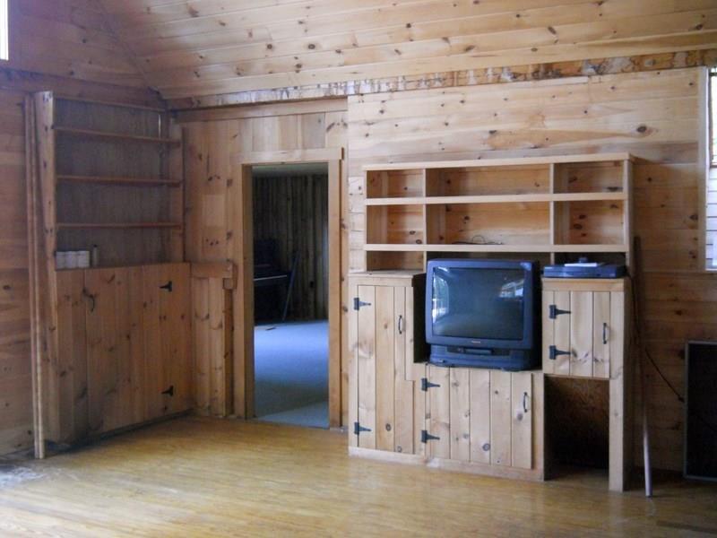 230 Minturn Road Swans Island, ME 04685 - Photo 10 of 18 Great room.