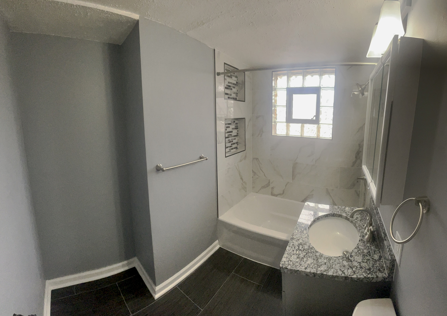 6907 West Farragut Avenue Chicago, IL 60656 - Photo 17 of 26