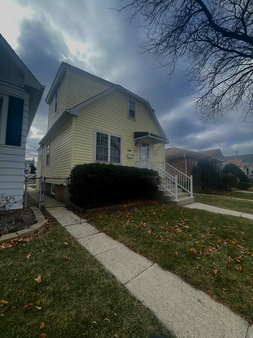 6907 West Farragut Avenue Chicago, IL 60656 - Photo 3 of 26