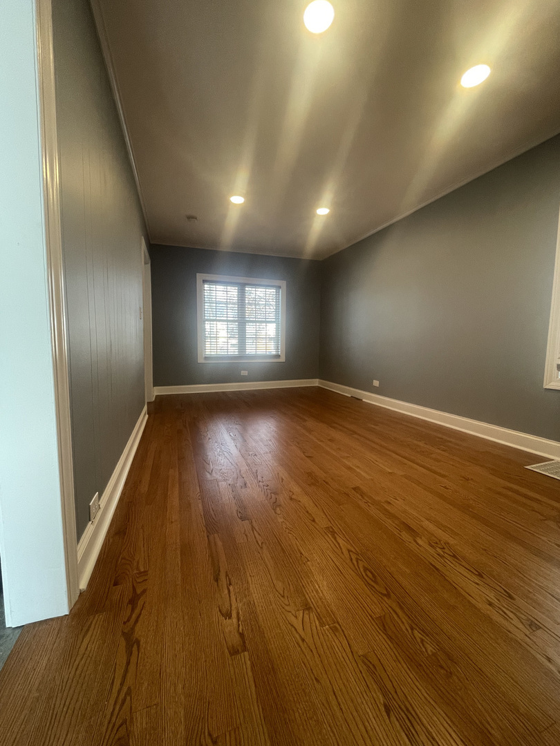 6907 West Farragut Avenue Chicago, IL 60656 - Photo 4 of 26