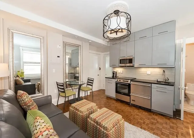 $469,999 | 21 Beacon Street, Unit 6K, Boston, MA 02108