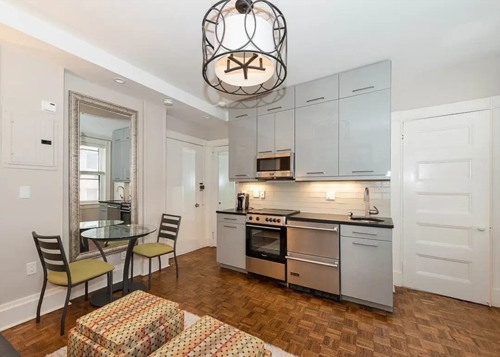 21 Beacon Street, Unit 6K Boston, MA 02108 - Photo 4 of 21