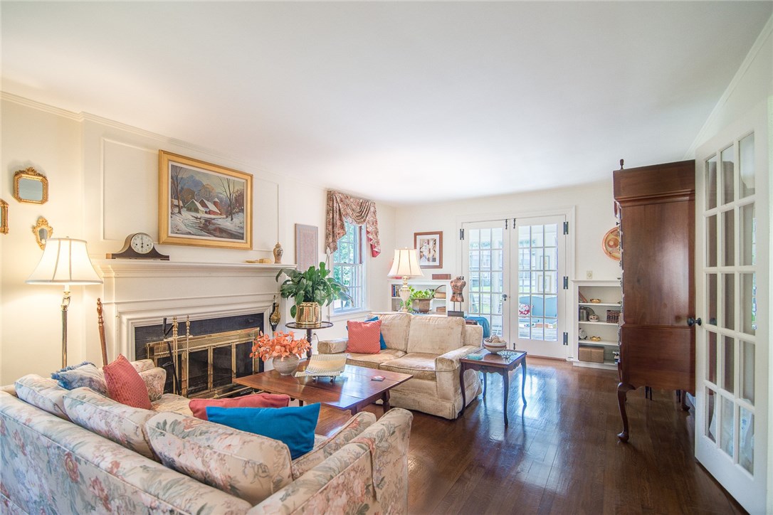 32 Woodland Road Barrington, RI 02806 - Photo 3 of 30 Gallery Image 3