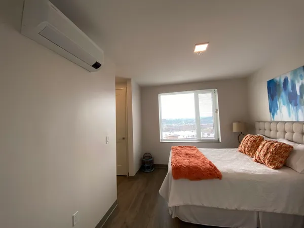 $2,565 | 409 Elm Street, Unit 519, Manchester, NH 03101