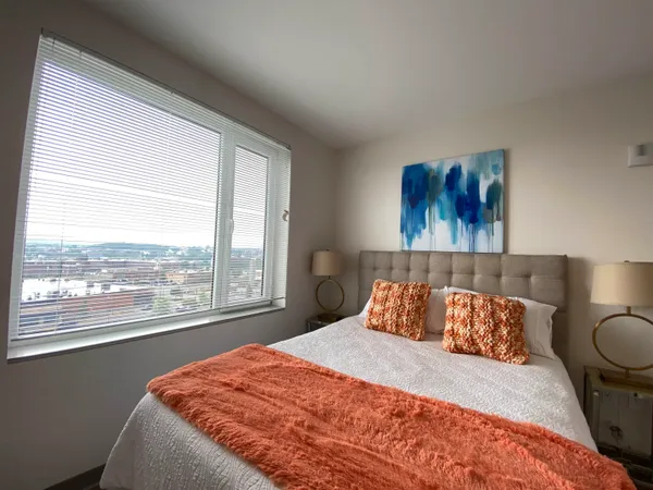 $2,565 | 409 Elm Street, Unit 519, Manchester, NH 03101