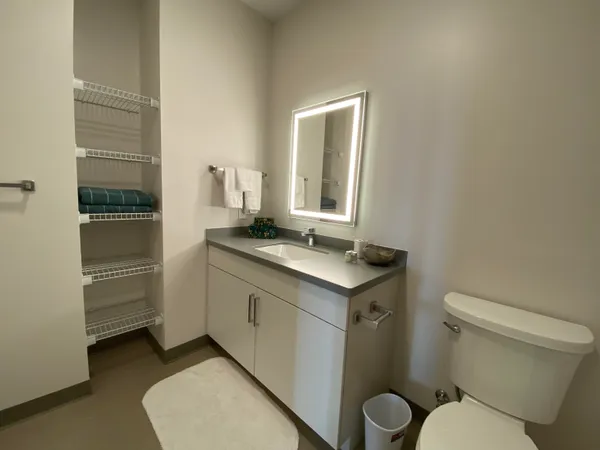 $2,565 | 409 Elm Street, Unit 519, Manchester, NH 03101