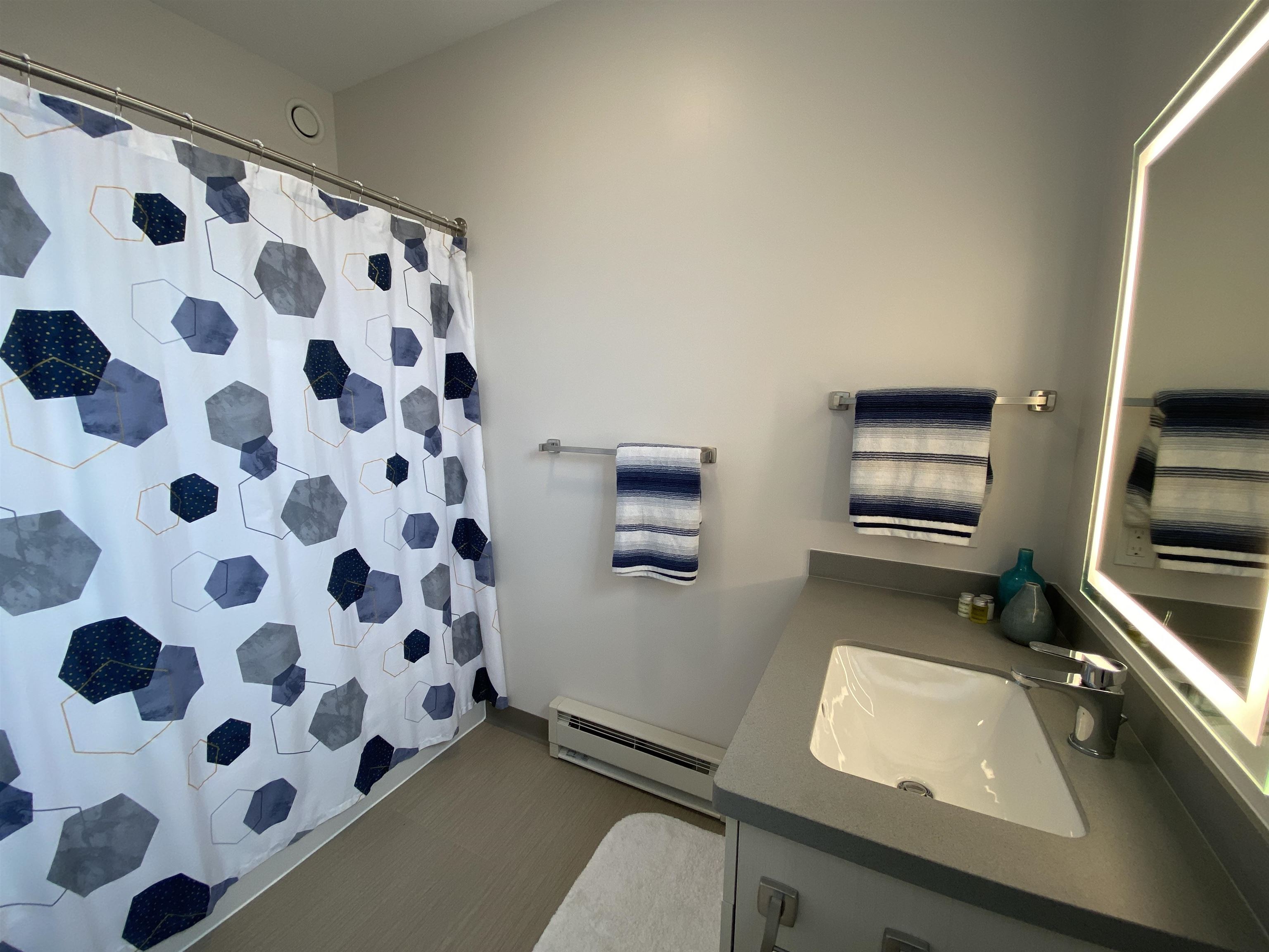 409 Elm Street, Unit 519 Manchester, NH 03101 - Photo 25 of 40