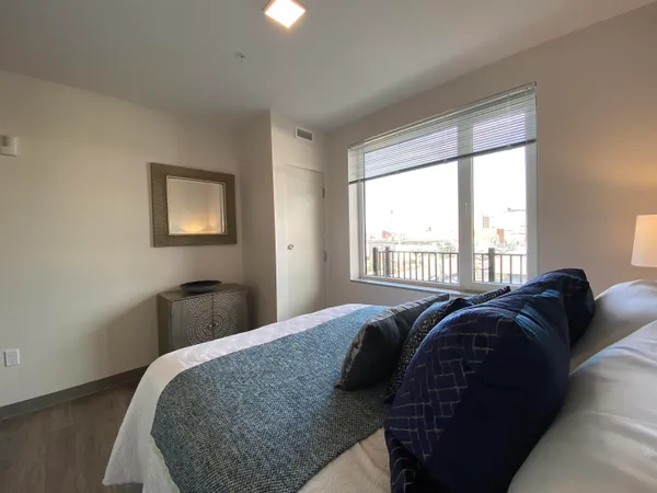 $2,565 | 409 Elm Street, Unit 519, Manchester, NH 03101