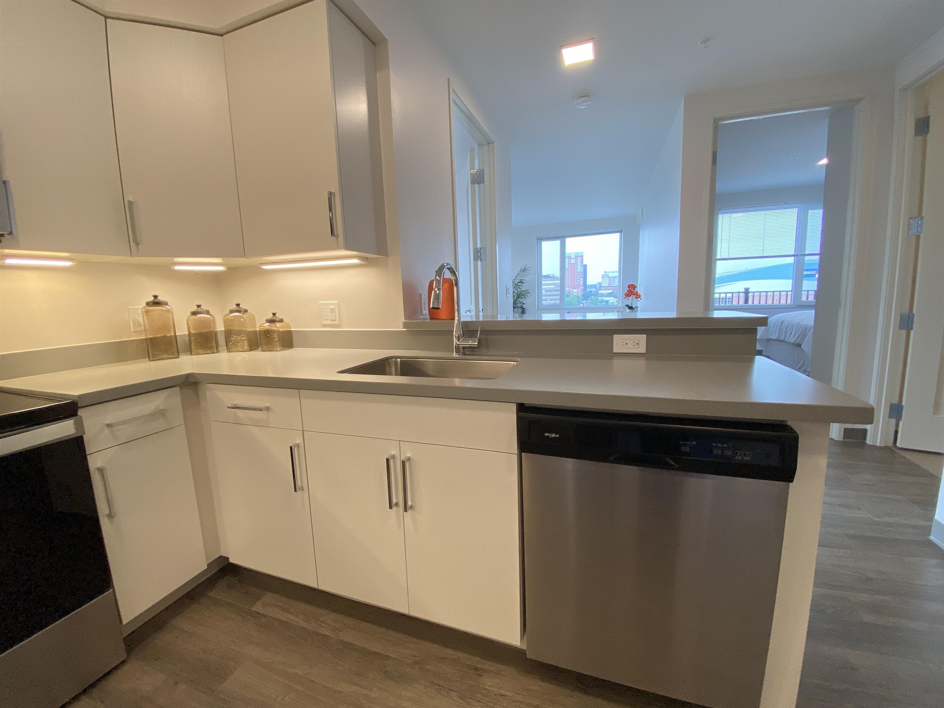 409 Elm Street, Unit 519 Manchester, NH 03101 - Photo 6 of 40