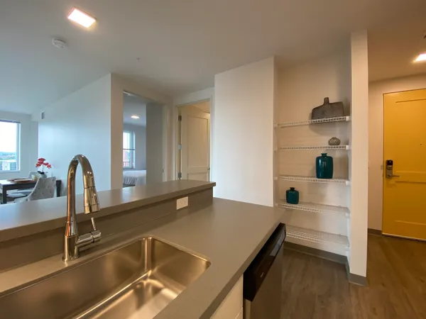 $2,565 | 409 Elm Street, Unit 519, Manchester, NH 03101