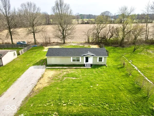 $179,900 | 1184 East Lords Way, Brazil, IN 47834