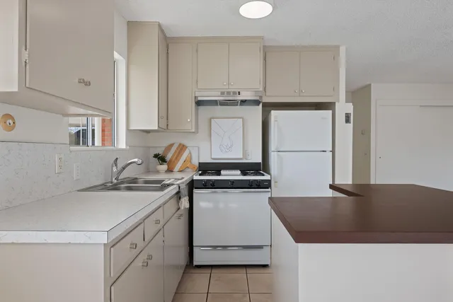 $899,000 | 220 Frances Street, Ventura, CA 93003