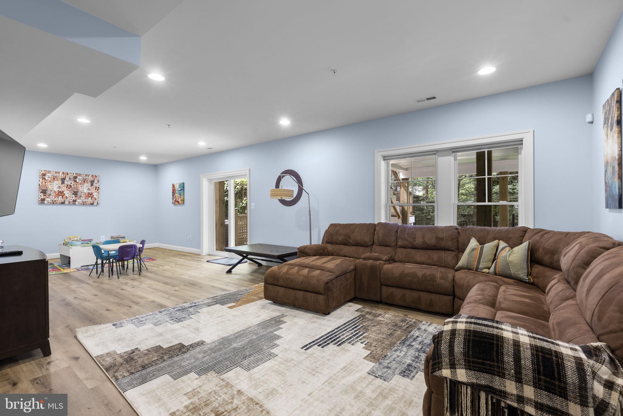 4702 Edgefield Road Bethesda, MD 20814 - Photo 46 of 58 Spacious, serene living area retreat.