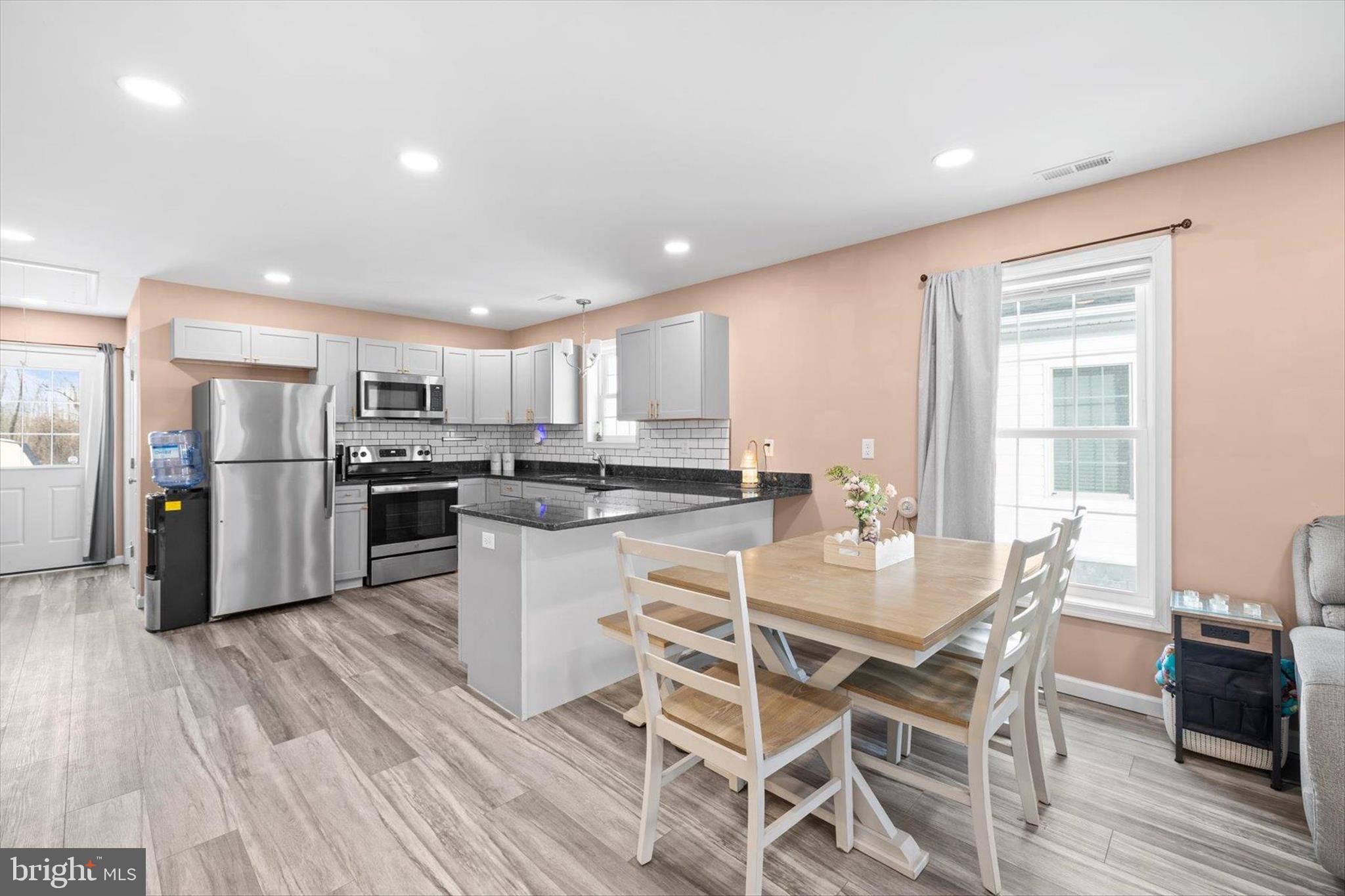 9 West High Street Seaford, DE 19973 - Photo 7 of 22 Dining/Kitchen