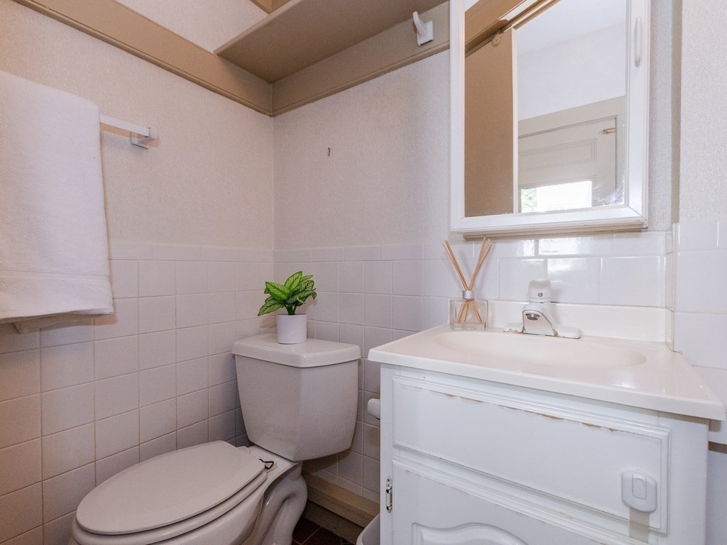 62 Norfolk Road Arlington, MA 02476 - Photo 13 of 36 Gallery Image 13