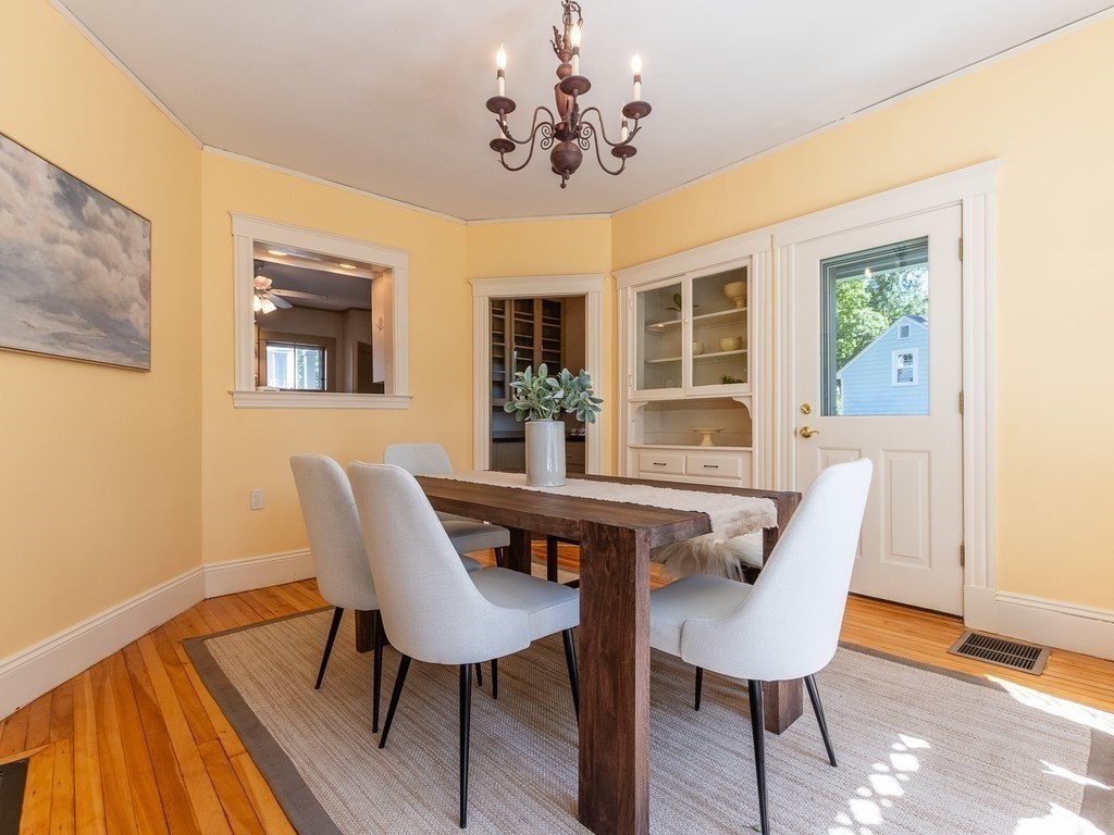 62 Norfolk Road Arlington, MA 02476 - Photo 8 of 36 Gallery Image 8